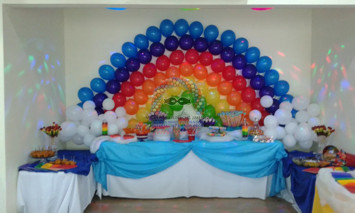 Toldos y stands decorados con globos